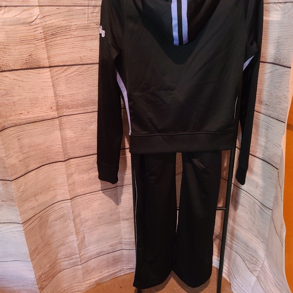 Guess ATHLETIC Suit - Picture 8 of 9